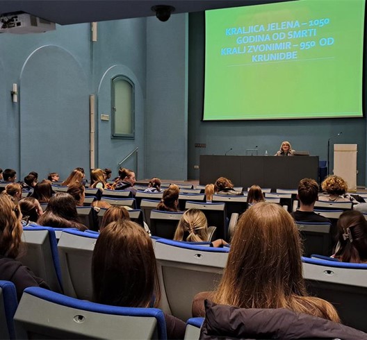 Održano ​predavanje o temi "1050. obljetnica preminuća kraljice Jelene i 950. obljetnica krunidbe kralja Zvonimira"
